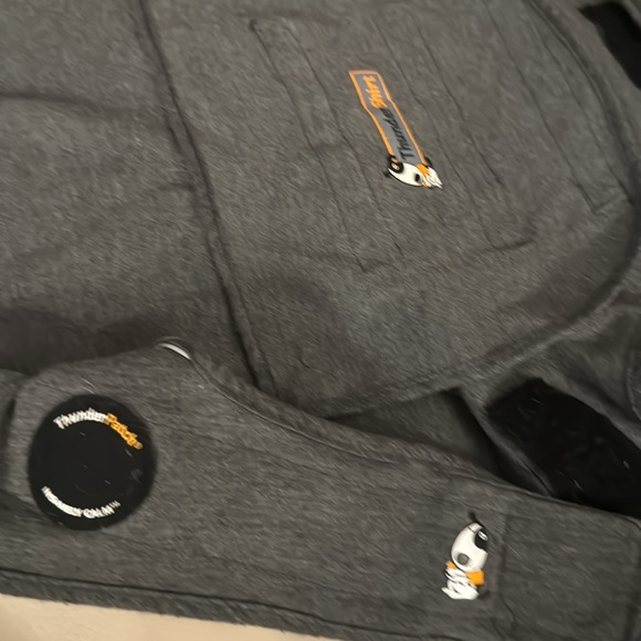 Thunder Shirt Large.  41-64 lbs. Approx. - Picture 5 of 13